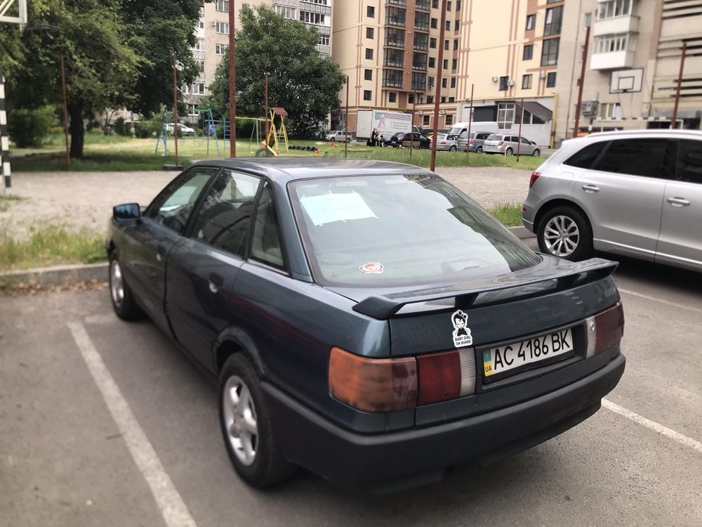 Продам машину в хорошому стані ауді 80 б3