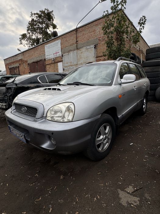 В повний розбір Hyundai Santa Fe