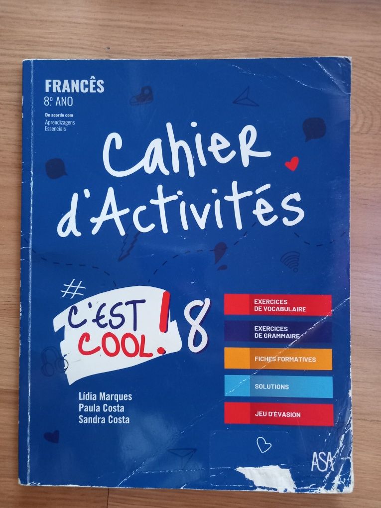 Caderno de atividades francês 8 ano