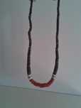 Colar castanho