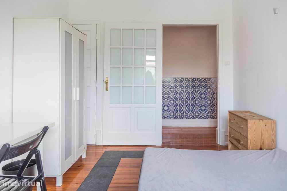 69994 - Quarto com cama de casal em apartamento...