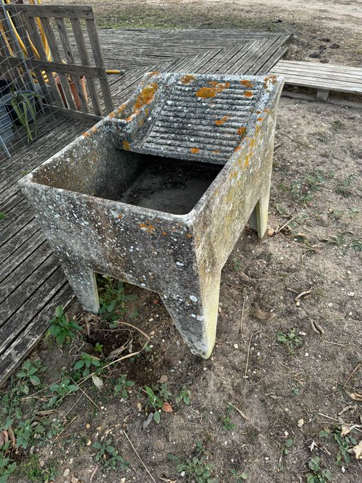 Tanque de lavar roupa em cimento
