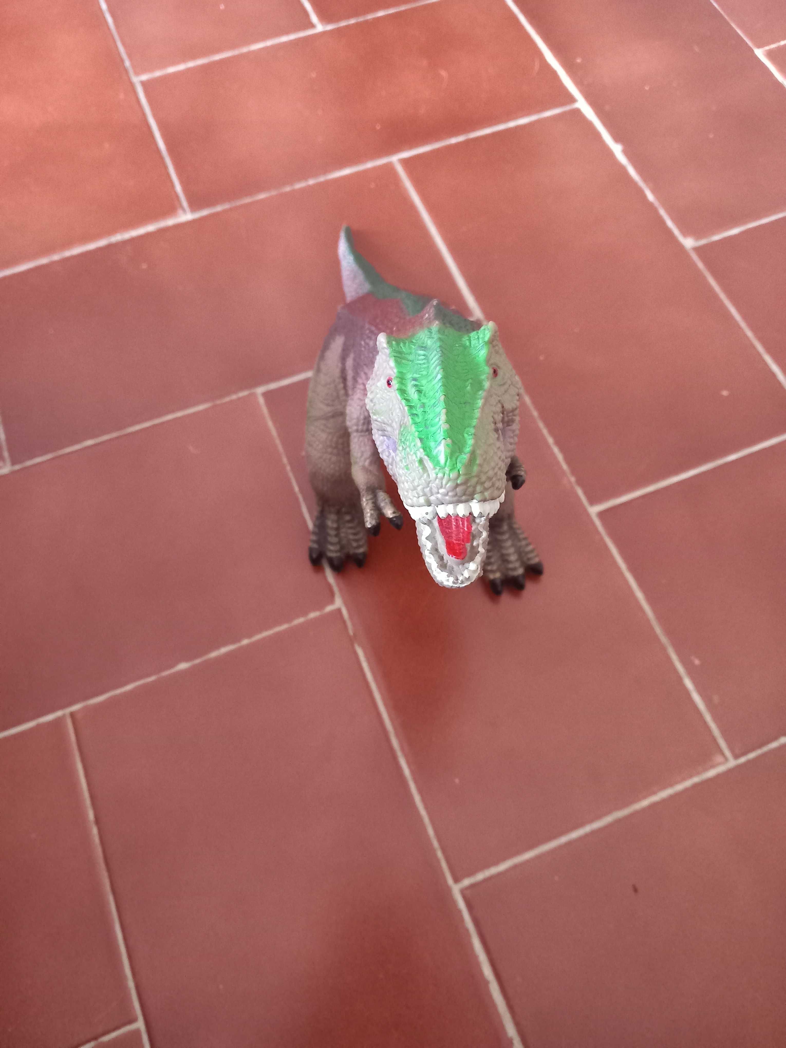 Dinossauros 25cm com som