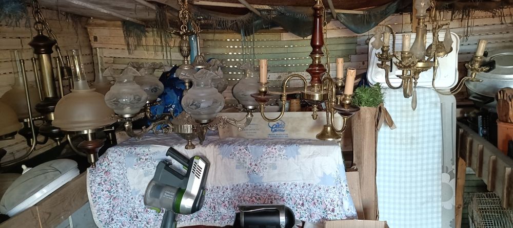 Antiguidades para desocupar ,ler anúncio