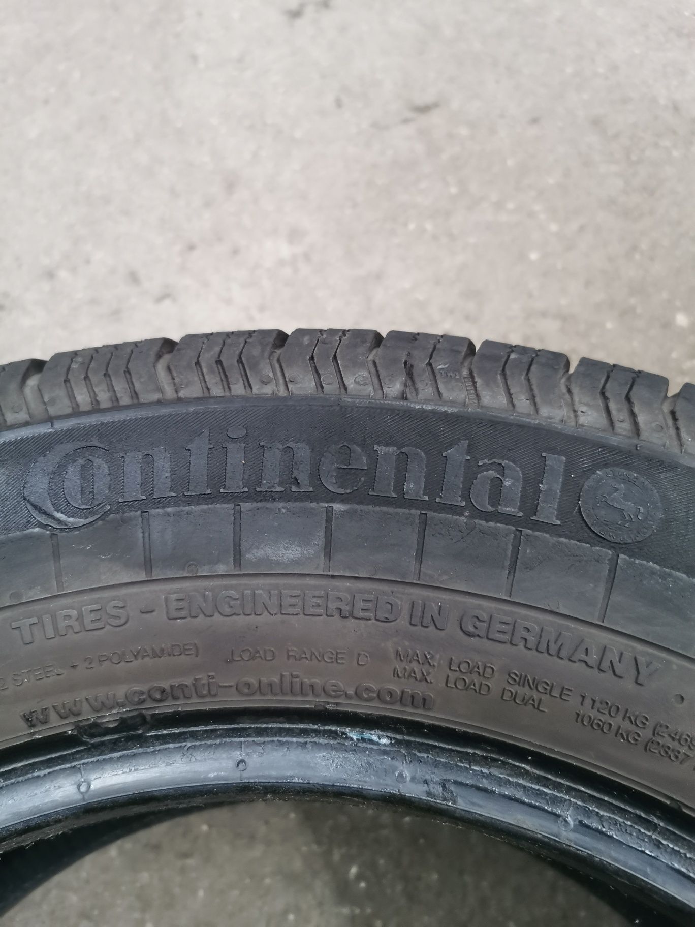 Para opon 225/65R16C Continental VancoFourSeason 2 z 2021r.