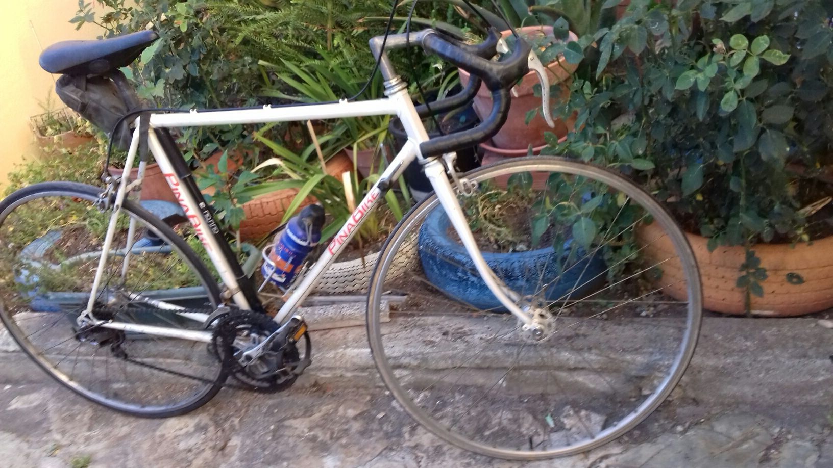 Bicicleta em bom estado geral.