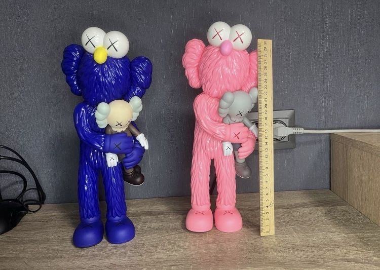 KAWS фигурки