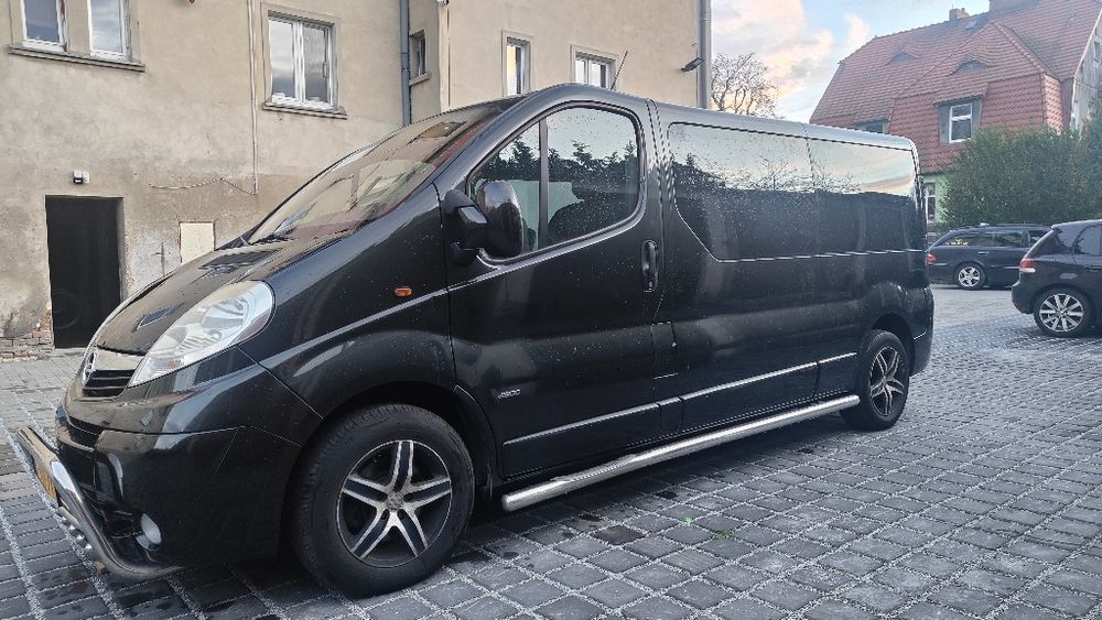 Opel Vivaro 2.0 115Km 2009r 5os Long Klima