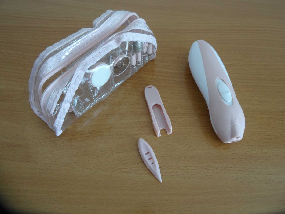 Przyrząd do manicure i pedicure