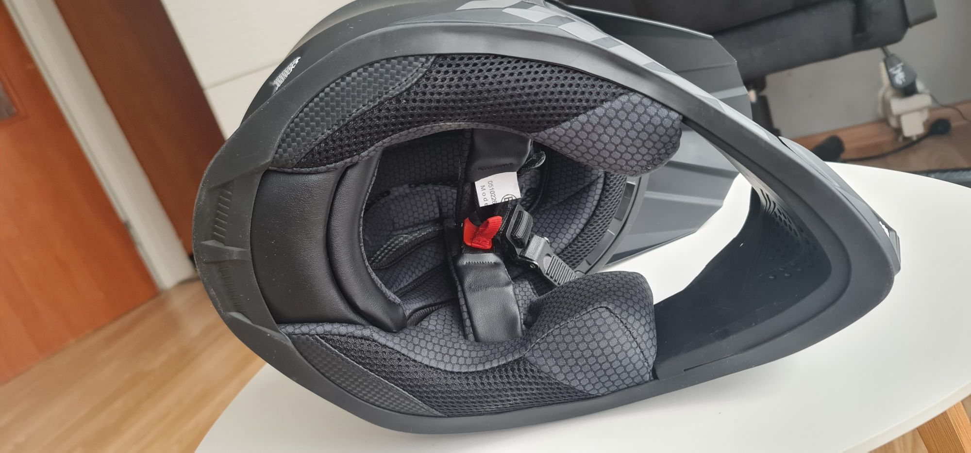 Kask rowerowy prawie nowy