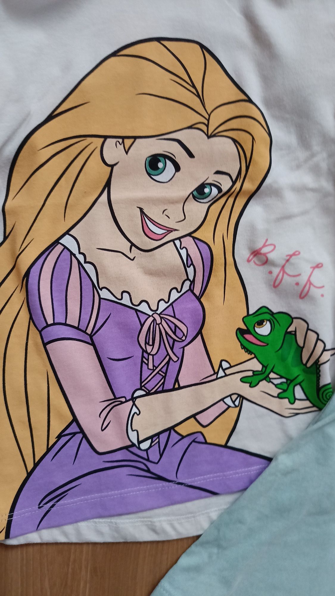 Koszulki 134 Stitch,cekiny, księżniczki