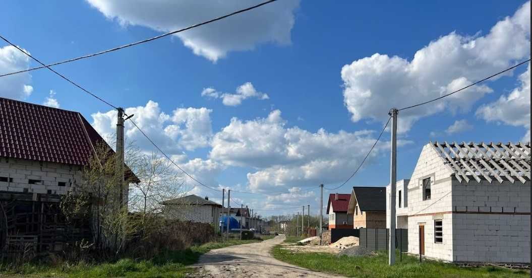 Земельна ділянка 10 сот у с. Гатне, вул. Степова. Під будівництво