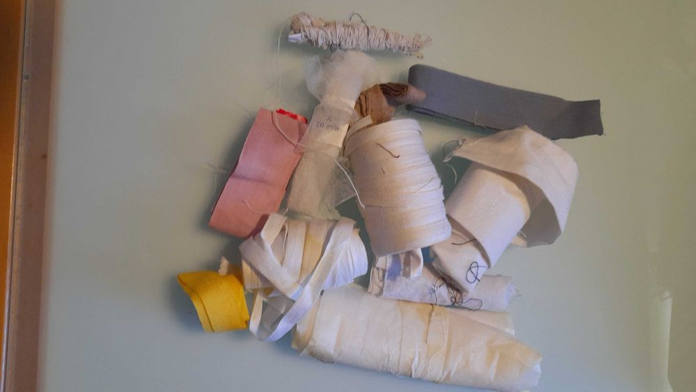 Fechos novos e usados e outras coisas de costura