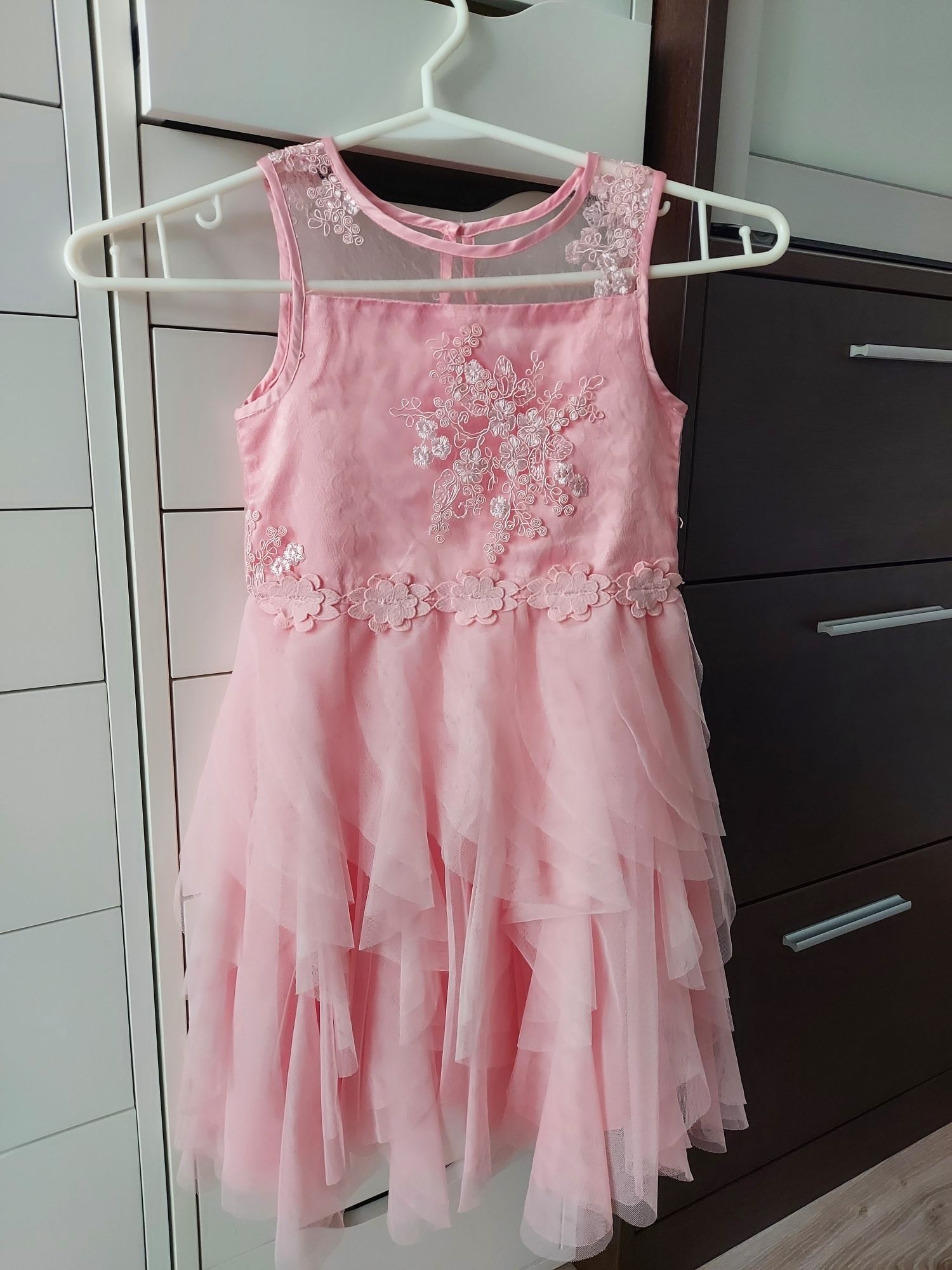 Elegancka sukienka coolclub