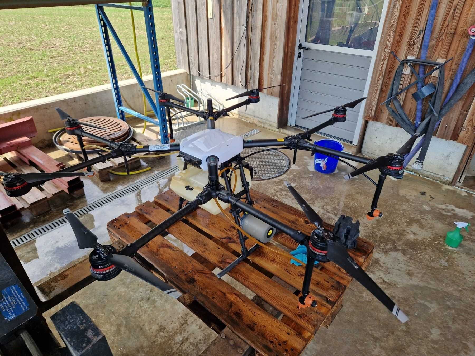 DJI Agras MG-1P RTK dron do oprysków rozsiewania nawozów wiele zadań