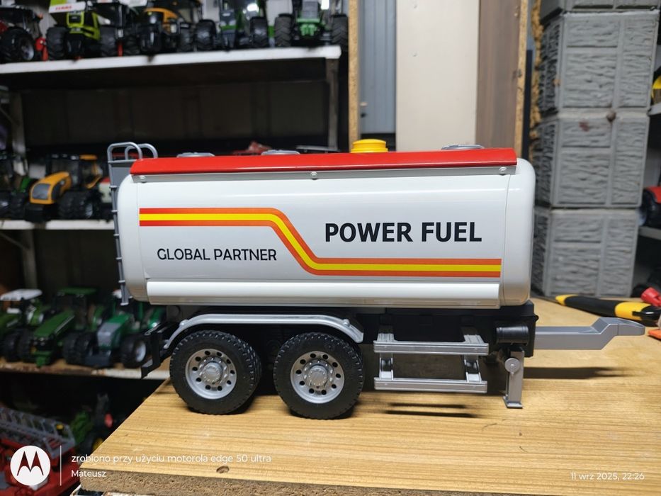 Bruder przyczepa cysterna