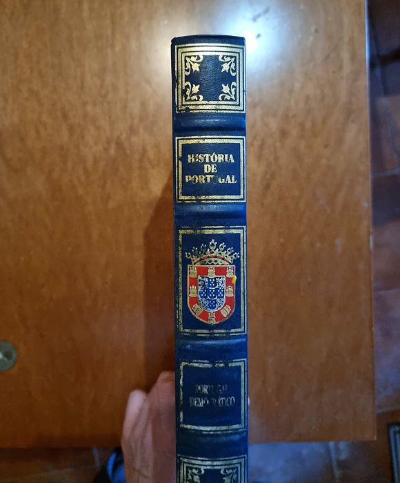 Enciclopédia História de Portugal - João Medina