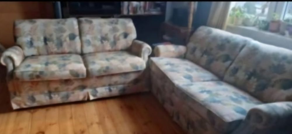 ODDAM za DARMO dwie sofy/kanapy w stylu angielskim