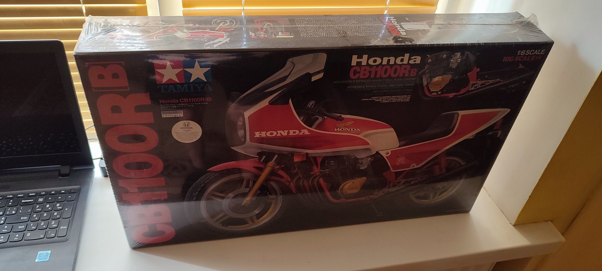 Коллекционная модель Honda CB1100r