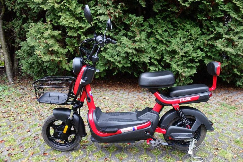 SKUTER ELEKTRYCZNY 500W E-KUGE Homologacja drogowa akumulator + pedały