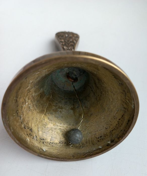 Дзвоник бронзовий.