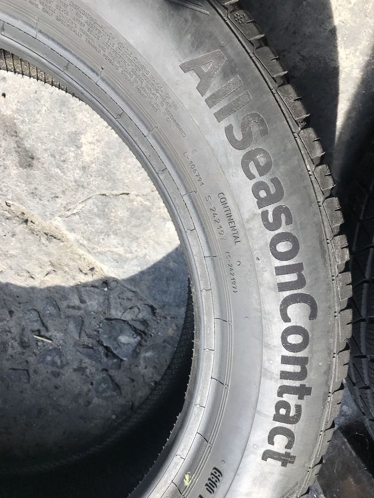 225/55R17R17 Continental AllSeasonContact 2шт