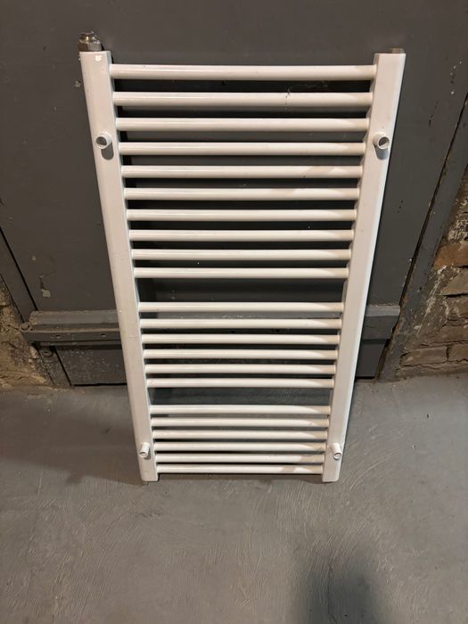 Grzejnik łazienkowy 805x450 mm-Biały