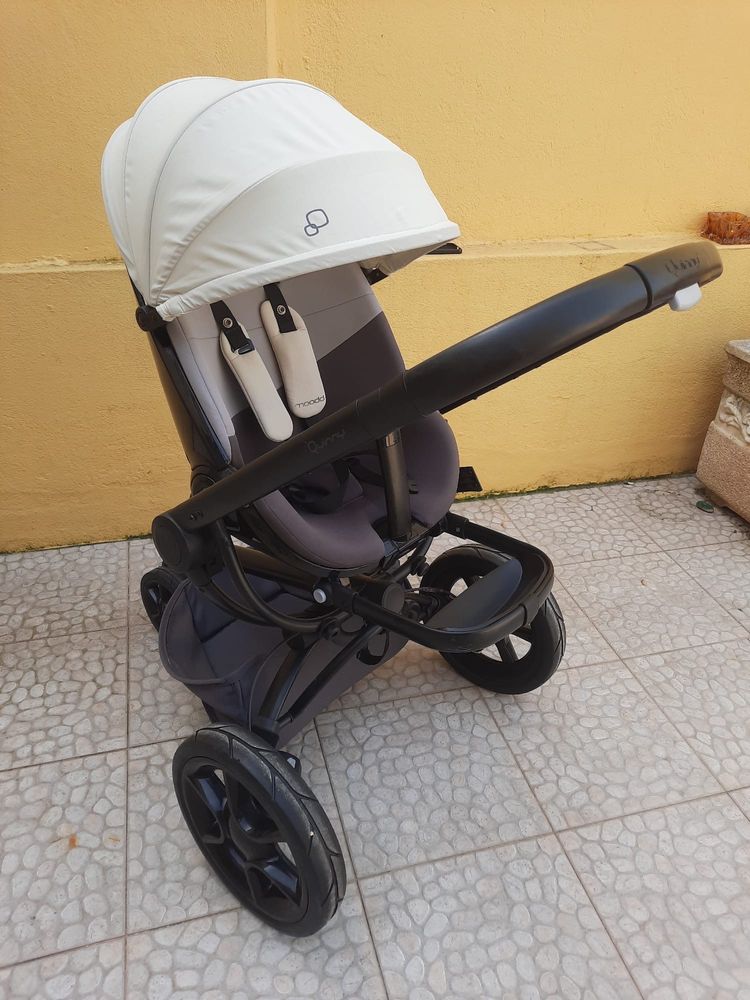 Carrinho Quinny e babycoque Maxi cosi