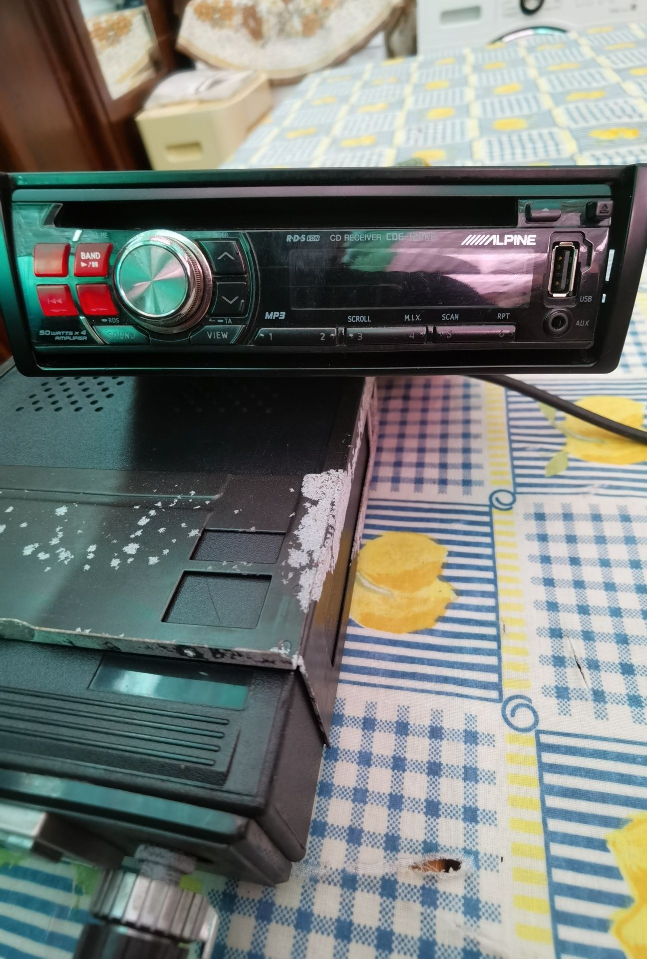 Rádio Alpine de pen USB