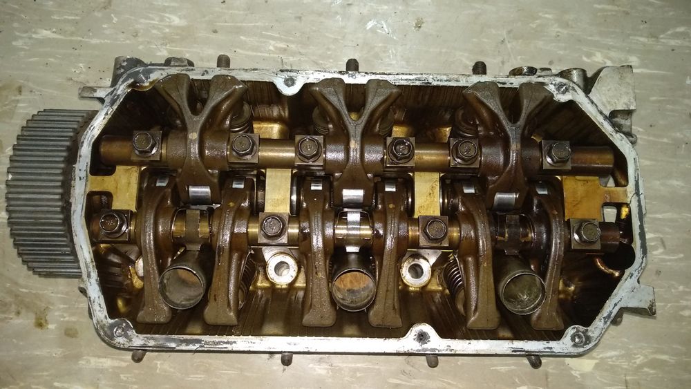 Продам головку Mitsubishi Galant 8 (ближе к салону)