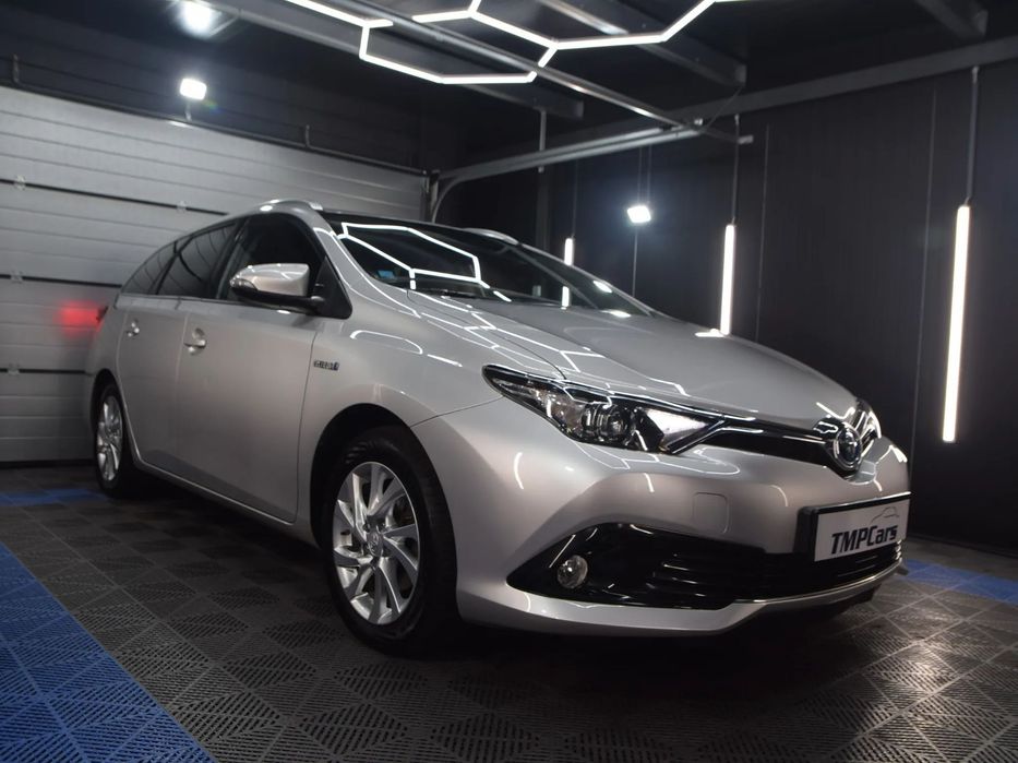 Toyota Auris 1.8 Hybryda _ Bogate Wyposażenie