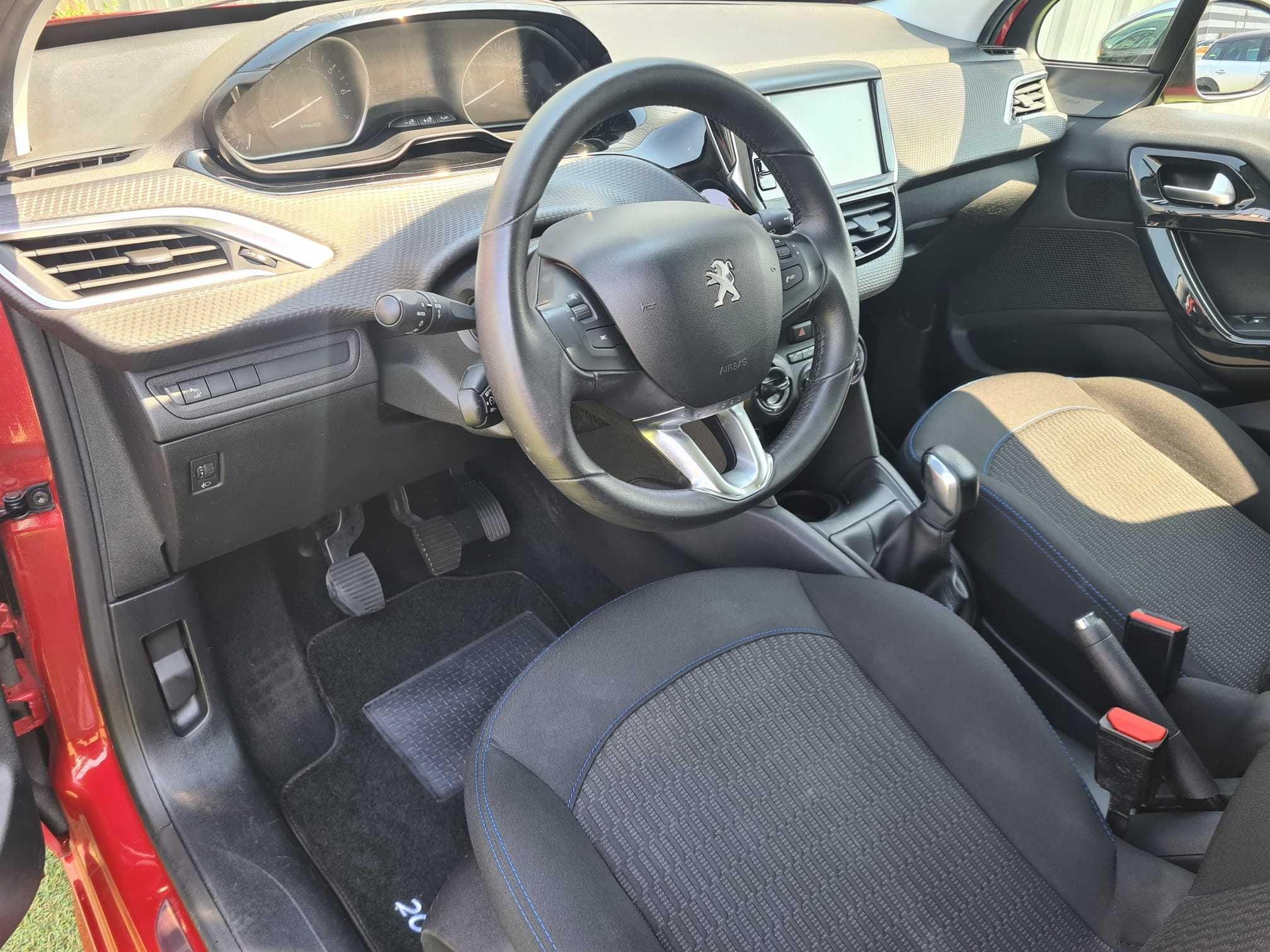 Peugeot 208 1.2 Pure Tech Style