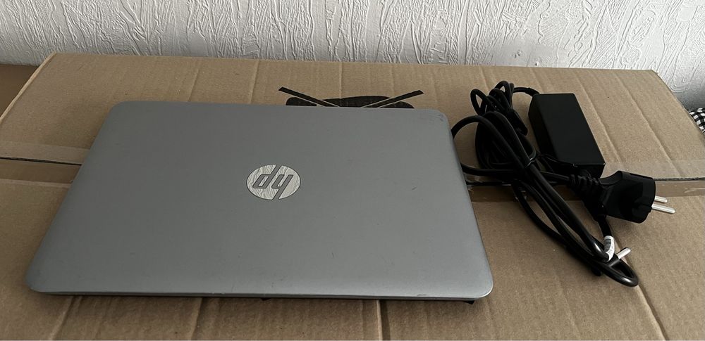 Laptop HP Elitebook 820 G3 8-16/256GB Win 10 pro