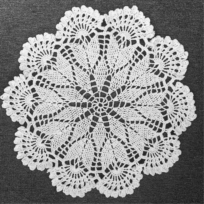 Serwetka na szydełku 27cm.