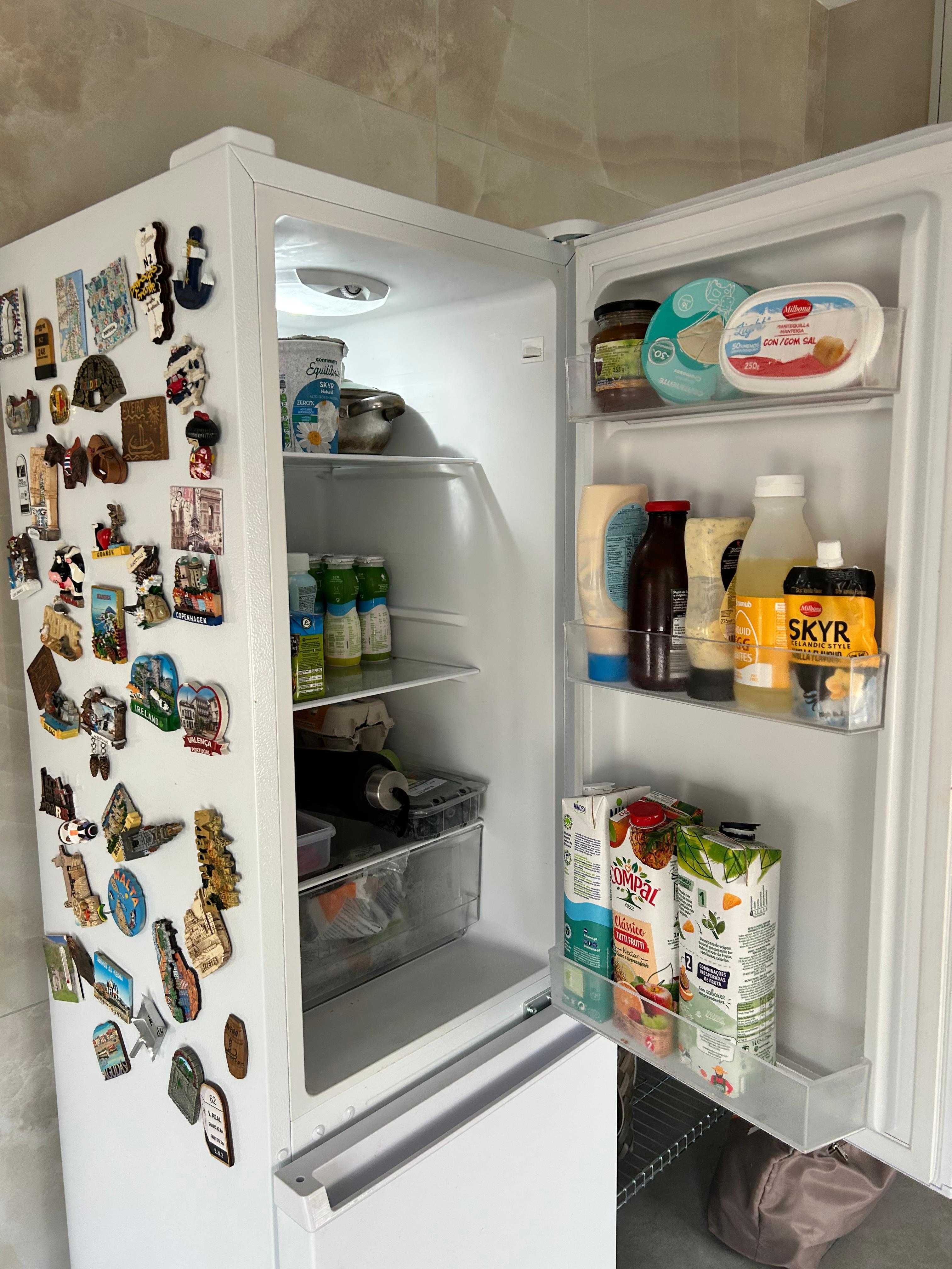 Frigorífico Combinado Silver - 170L - DeFrost - Classe E - Branco