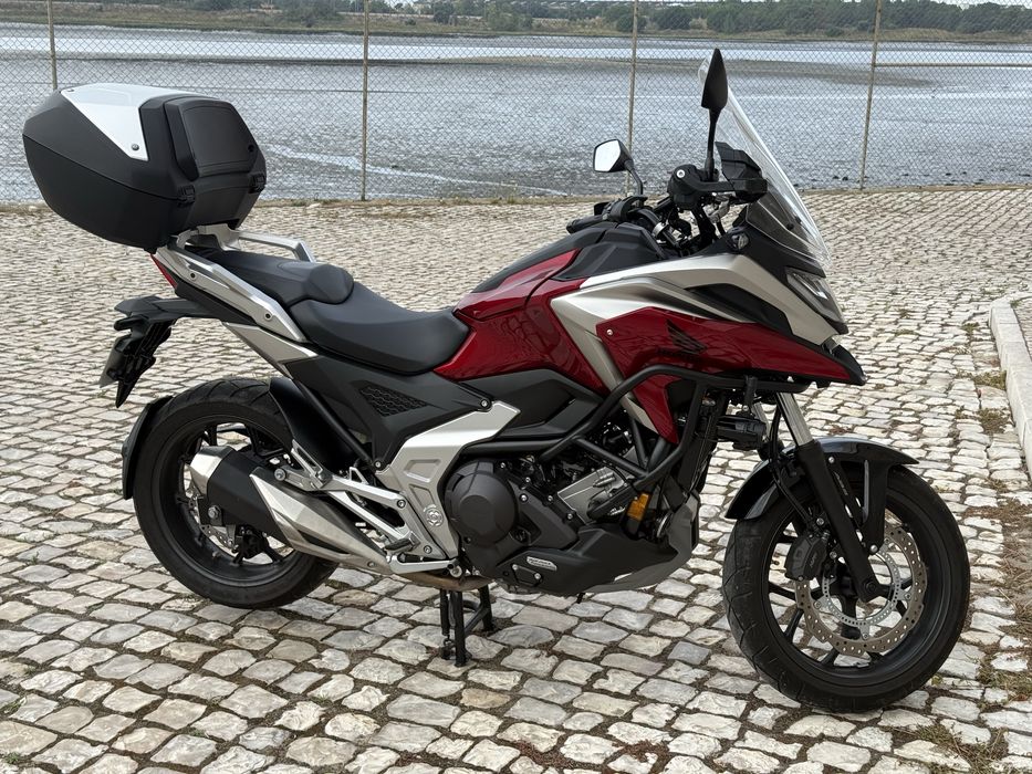 Honda NC750x DCT (caixa automática)
