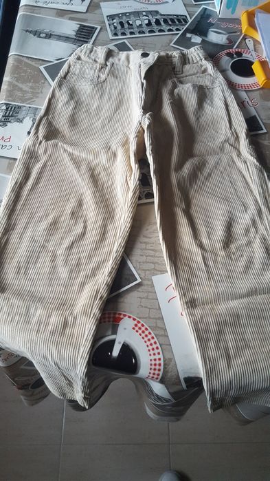 Calças variadas de criança