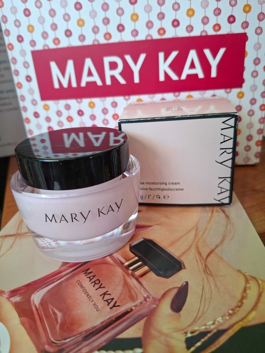 Krem nawilżający Mary Kay – gładka i promienna skóra