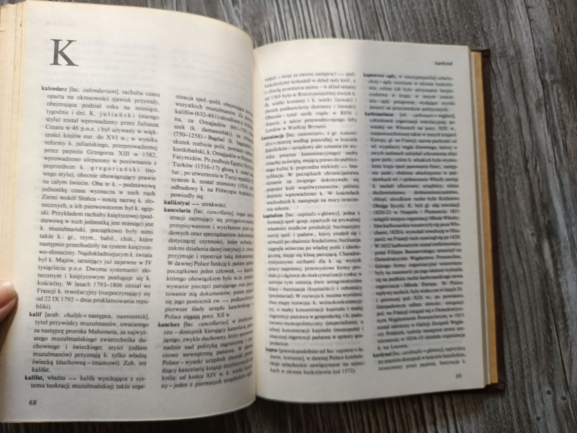 Słownik szkolny terminy i pojęcia historyczne 1990