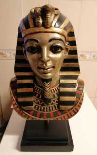 Estátua egípcia tutankhamon