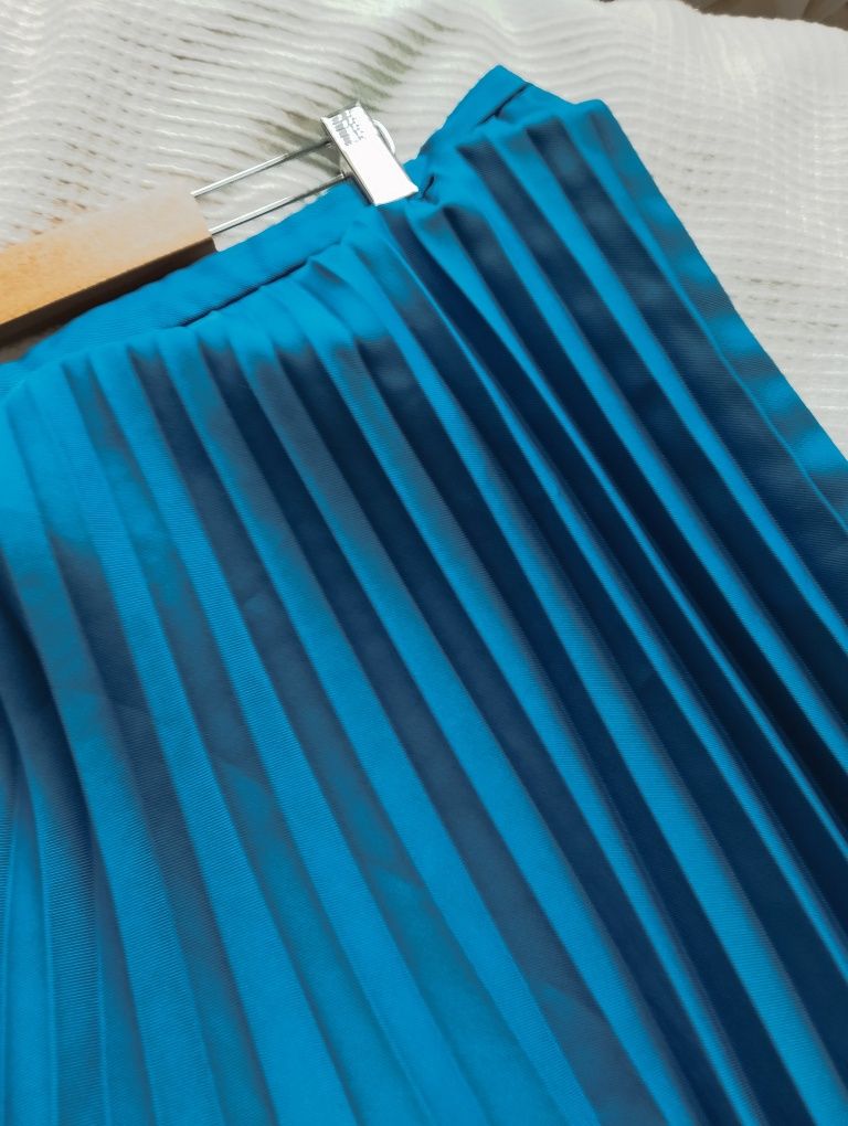 Niebieska spódnica midi, plisowana, wiosenna r.M/L