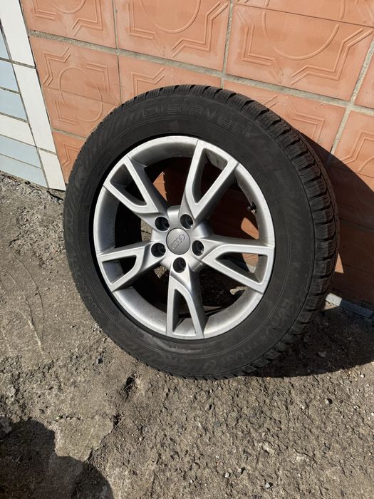 Продам комплект оригінальних  дисків R 17 5*112 ET 33 на Audi Q3, VW