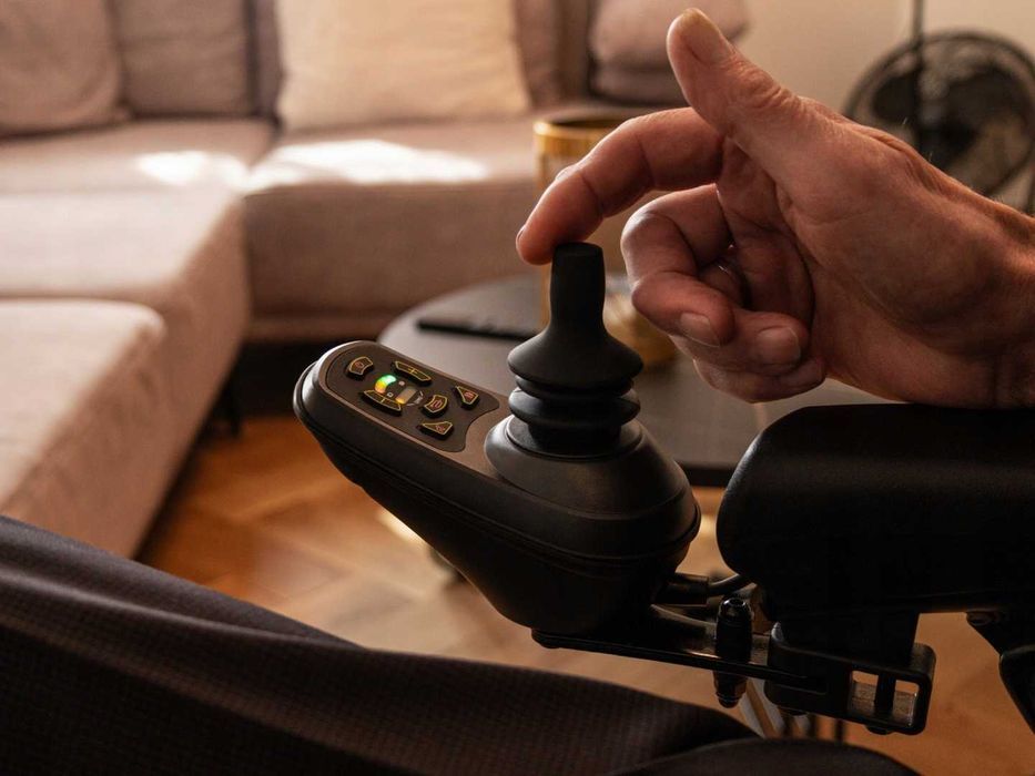 Darmowy ZA DARMO LEKKI  Wózek inwalidzki elektryczny MEDILIFE O2