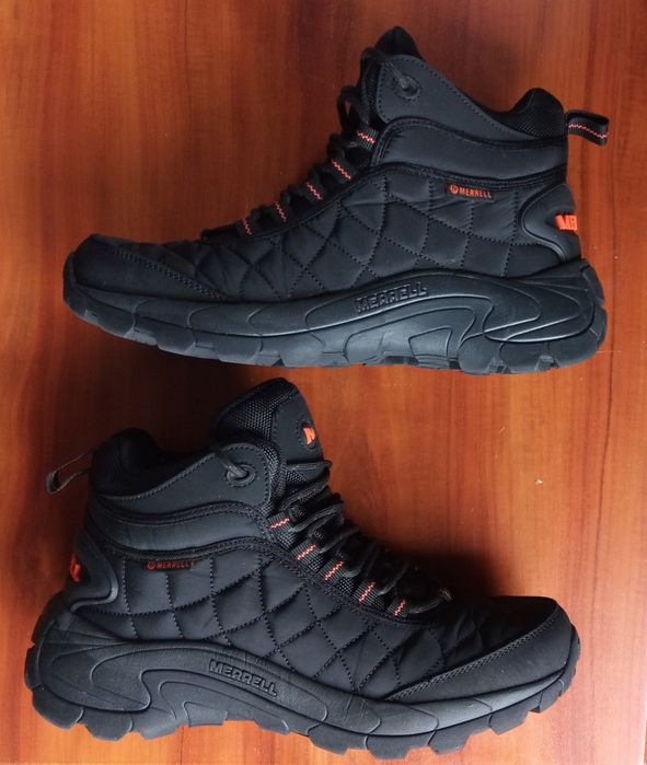 Продам кроссовки Merrell