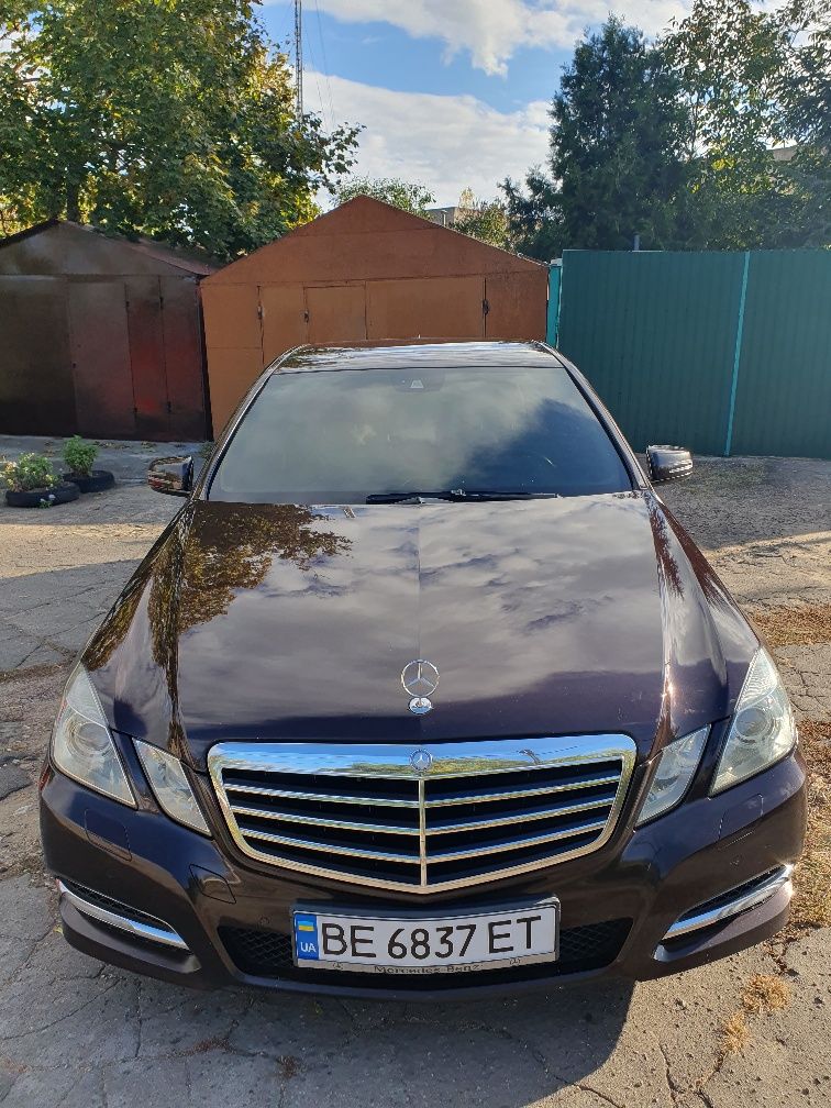 Продам Mercedes Benz E class 2012