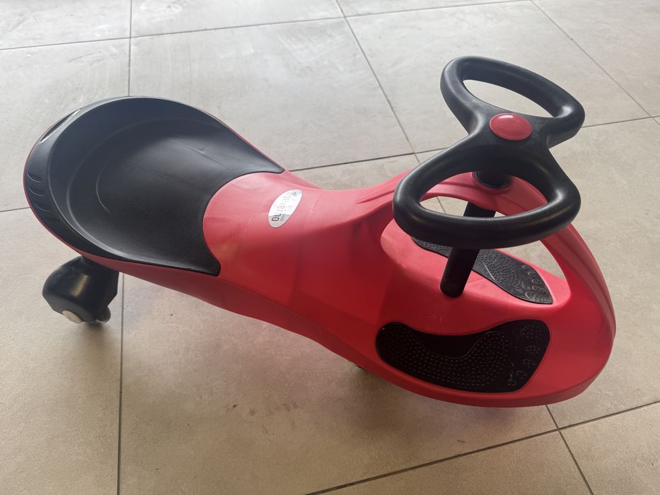 Jeździk grawitacyjny czerwony, świecące kółka, stan bardzo odbry.