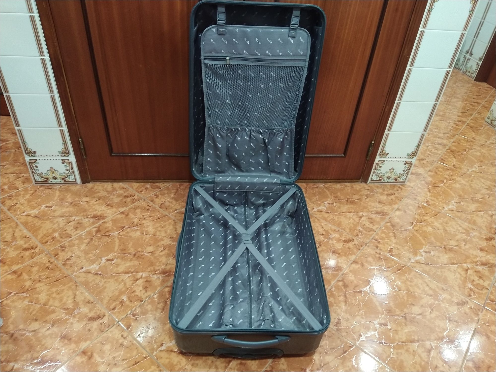 Mala malas de porão até 23 kg viagem casa quarto apartamento vivenda.