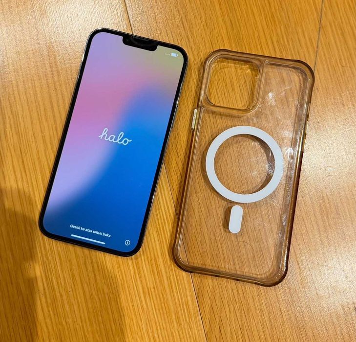 iPhone 13 pro max excelente estado, com acessórios,