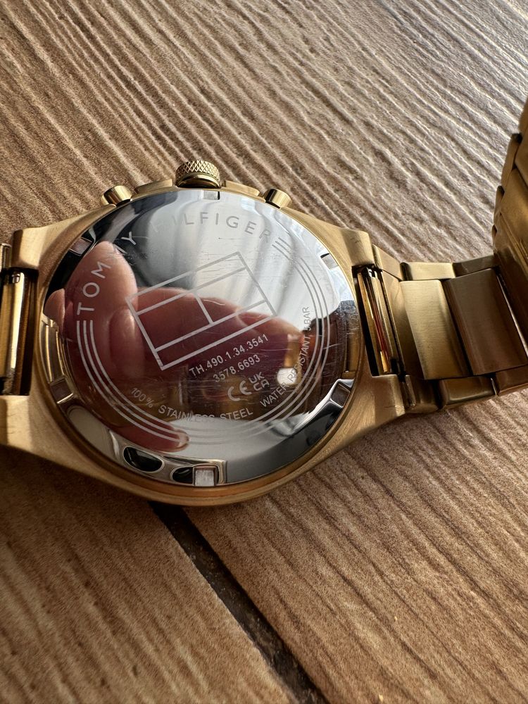 Zegarek analogowy Tommy Hilfiger oryginalny, złoty męski kwarcowy