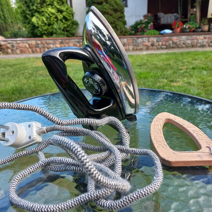 Żelazko z czasów PRL